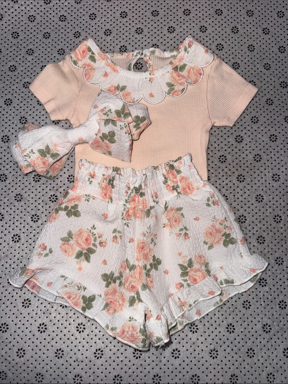 🛍 PRETTY LITTLE GIRLS 3 Piece  OUTFIT SIZE 6-9 MONTHS 🛍